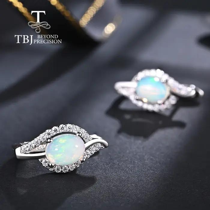 Boucles d'oreilles ovales en argent 925 serties d'opale naturelle pour femmes bijoux précieux classiques à offrir pour des occasions spéciales