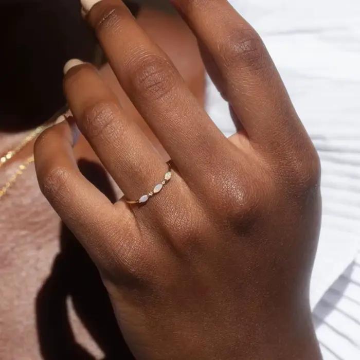 Bagues élégantes en cristal opale pour femmes