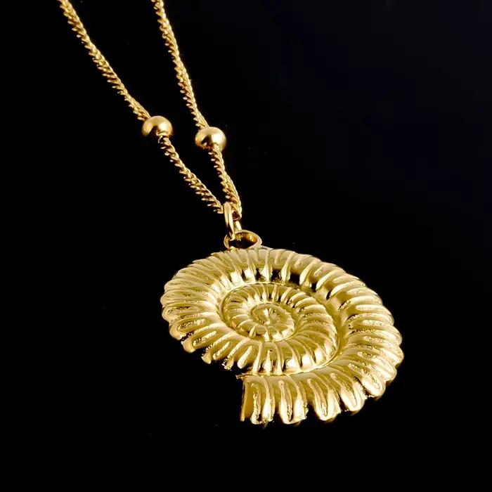 Collier marin en acier inoxydable plaqué or véritable avec perles et pendentifs coquillage