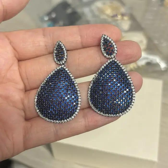 Boucle d'Oreille Ovale en Zircone Bleu Royal Élégante avec Motif Végétal pour Femme Occasions Spéciales