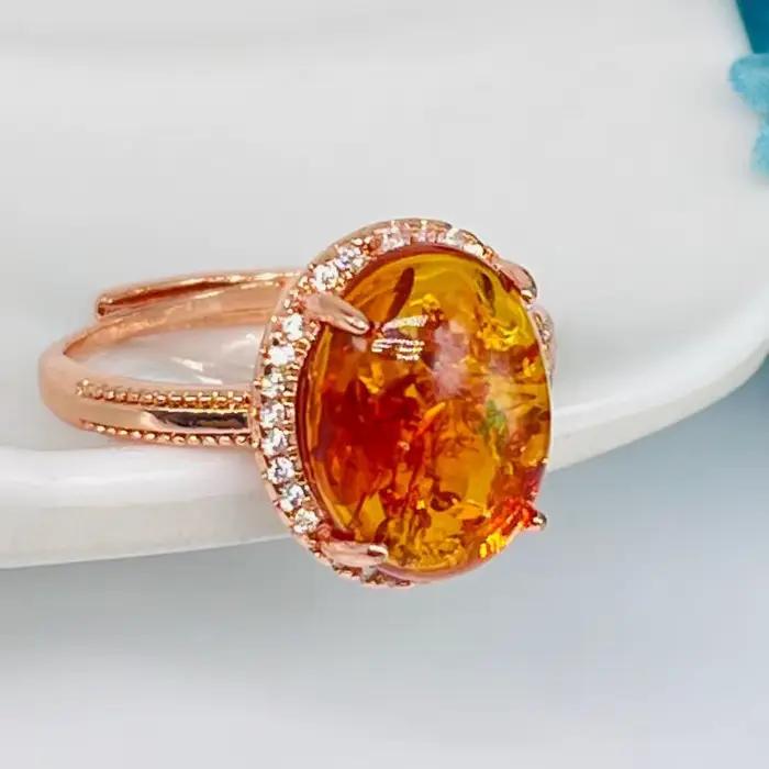 Bague en ambre naturel de la Baltique pour femme, pierre rouge semi-précieuse, bague de cocktail ajustable, bijou pour soirées et occasions spéciales