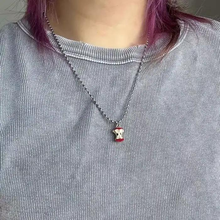 Collier Pendentif Créatif et Mignon en Forme de Noyau de Pomme pour Femme