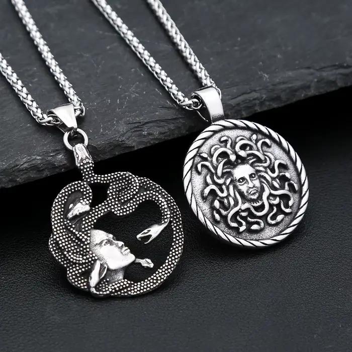 Collier gothique classique avec pendentif Medusa pour hommes et femmes