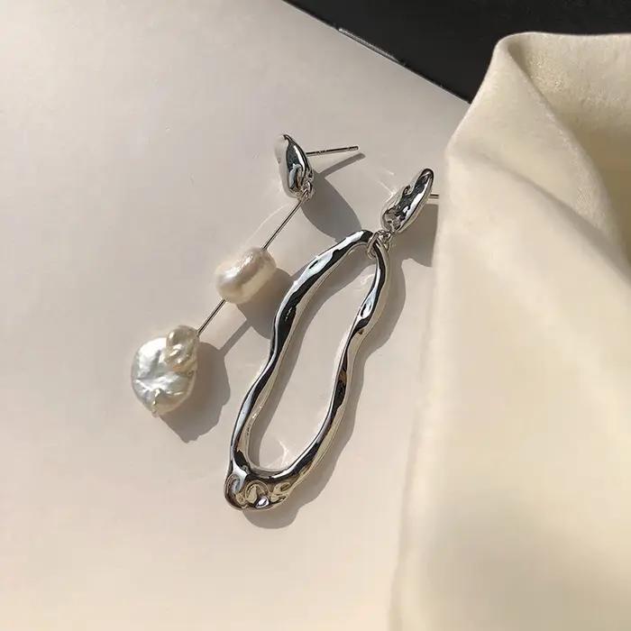 Boucles d'oreilles asymétriques élégantes pour femmes