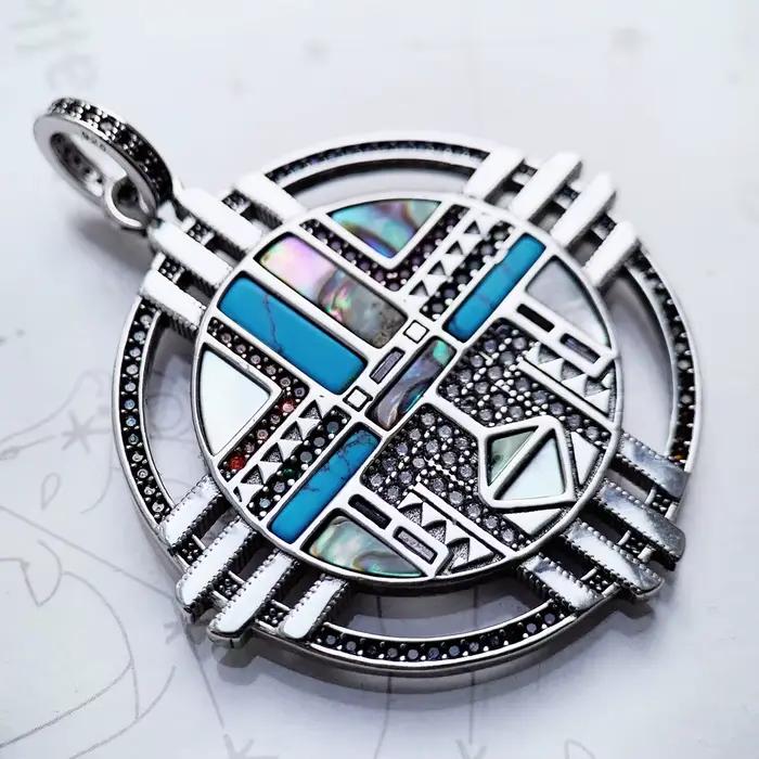 Pendentif symbole soleil