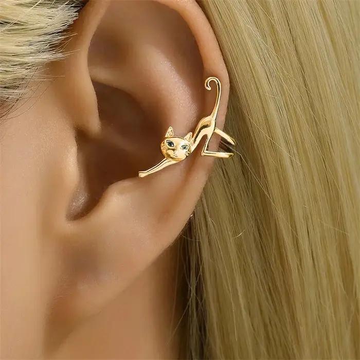 1 Pc Funny Climbing Cat Clip Earring for Women Cute Animal Green Eye Kitten Frog Without Piercing Earbone