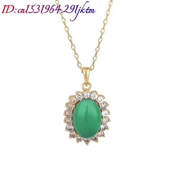 Collier pendentif vert naturel diversifié