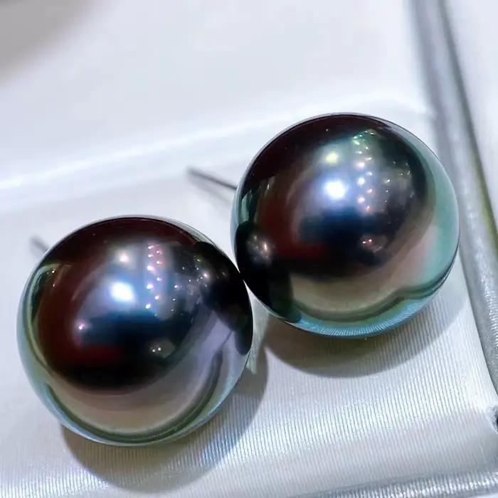 Boucles d'oreilles en or blanc 14 carats avec perles naturelles noires et vertes rondes de Tahiti