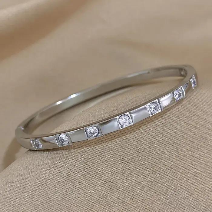 Bracelet AENSOA en acier inoxydable avec placage or et strass pour femmes élégant tracker d'humeur pour occasions spéciales et tous les jours
