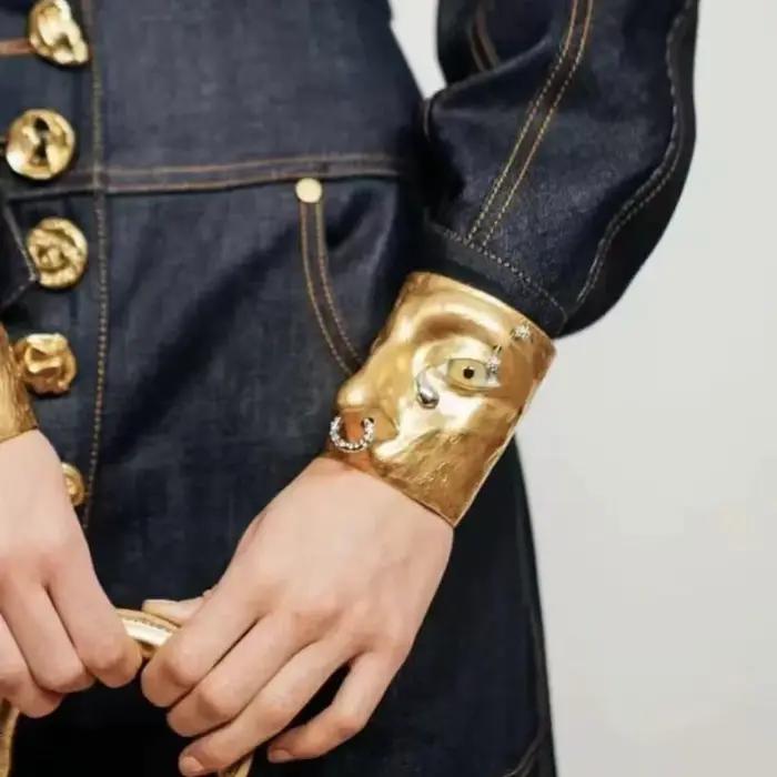 Bracelet manchette ouvert en alliage plaqué