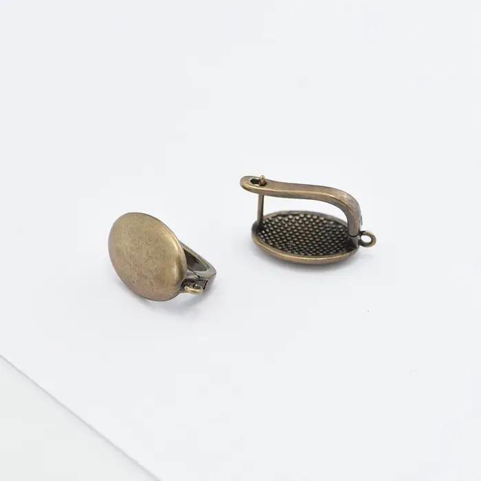1 paire de boucles d'oreilles en Bronze Antique
