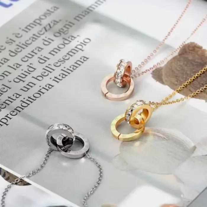 Collier classique pour femme avec chiffres romains et cristaux