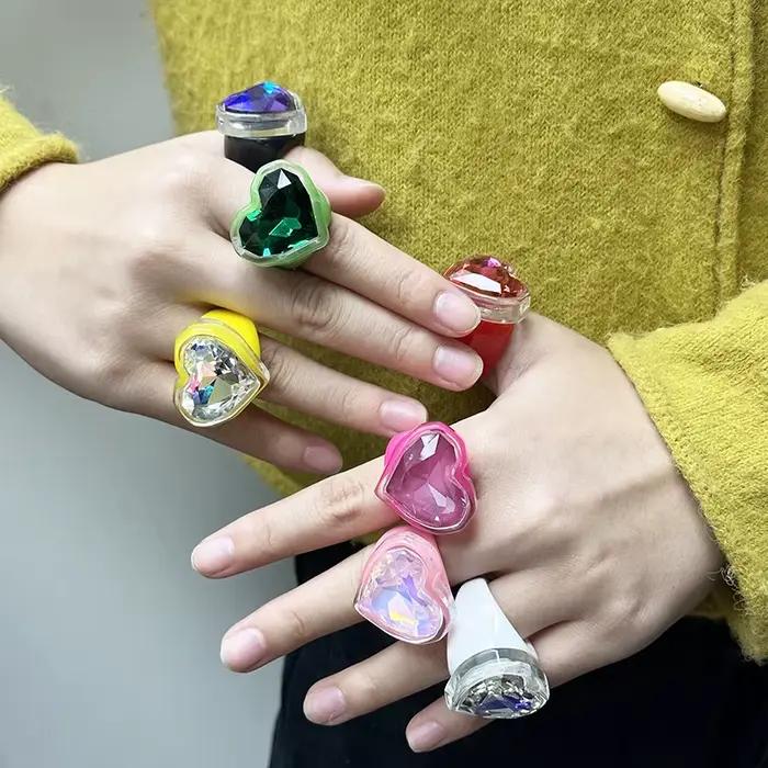 Bague en résine colorée en forme de cœur, avec cadre Transparent, accessoire de luxe en diamant, bague élégante pour dames