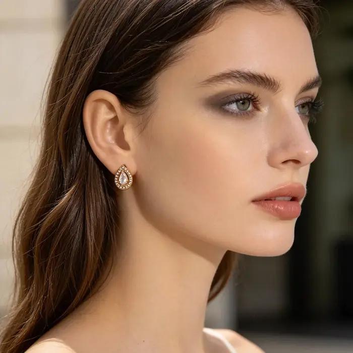 Boucles d'oreilles délicates en forme de goutte d'eau géométrique pour femmes
