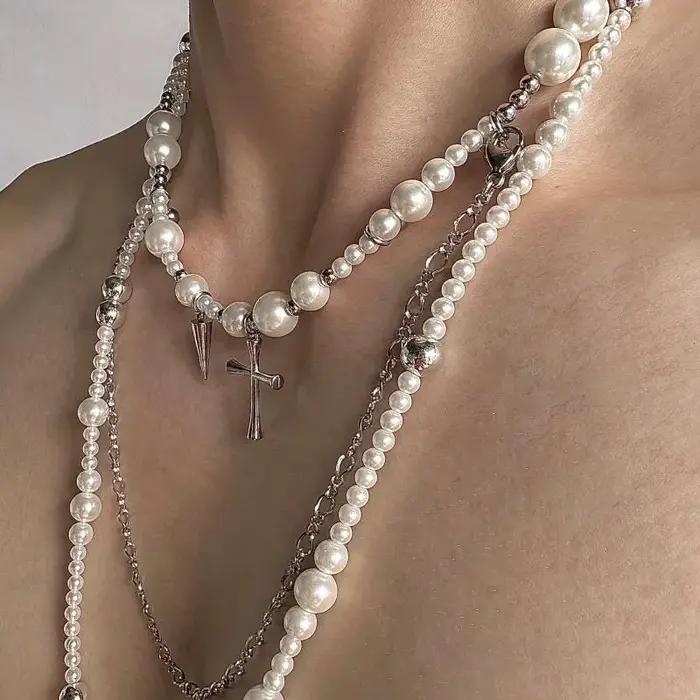 Pendentif de collier long en acier titane perle en différentes façons