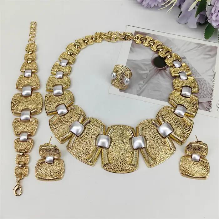 Parure de bijoux de luxe plaqué brillant pour femme : collier