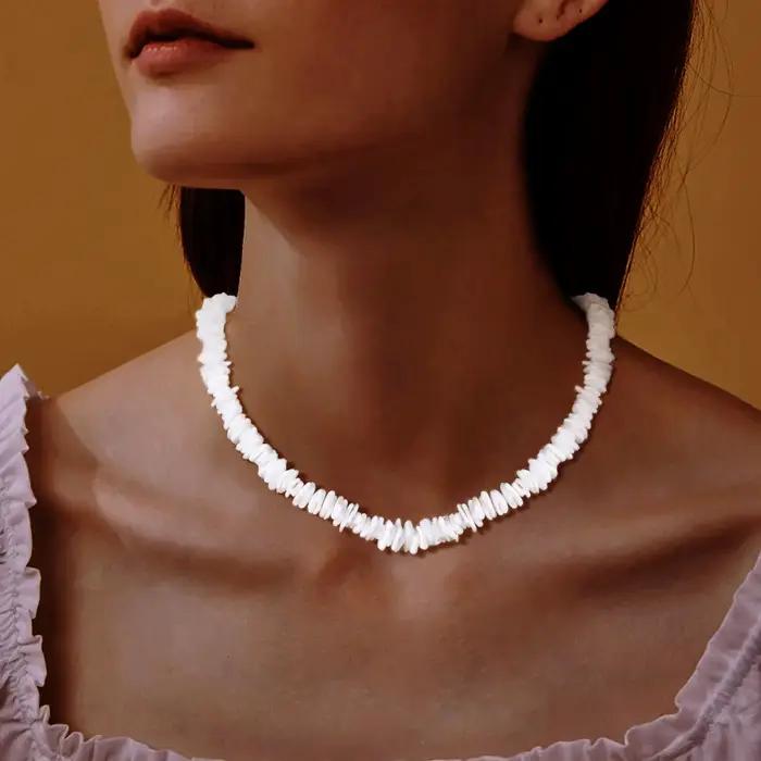 Collier bohème en chaîne de coquillage de Puka