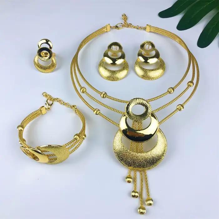 Ensemble de bijoux plaqués or 18 carats pour femmes