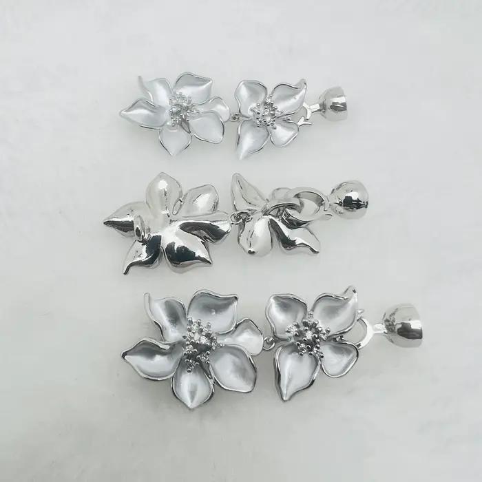 Boucle de connexion pour collier et bracelet