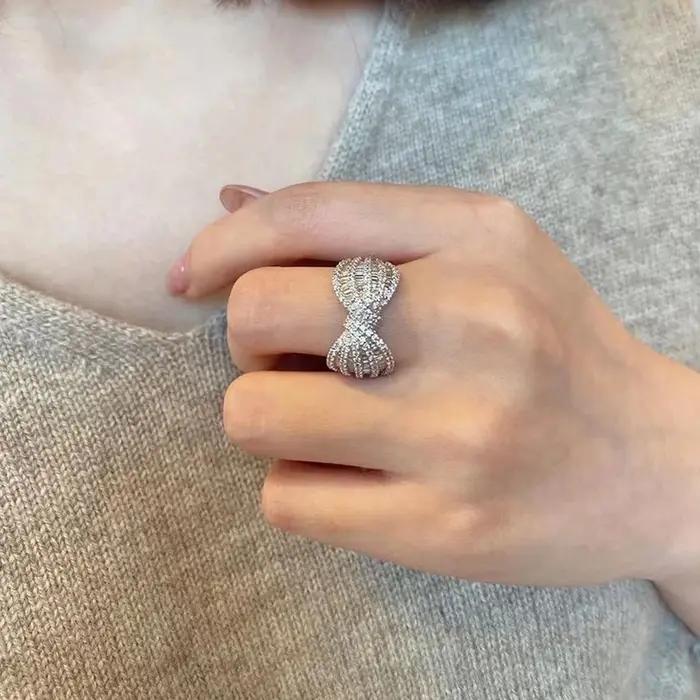 Huitan – bague fantaisie avec nœud éblouissant