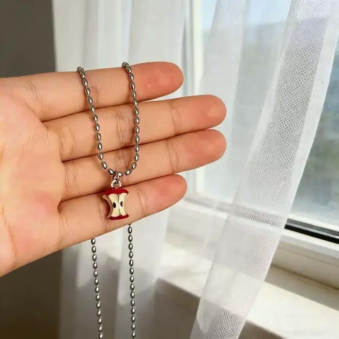 Collier Pendentif Créatif et Mignon en Forme de Noyau de Pomme pour Femme