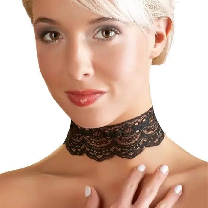 Collier vintage baroque en acrylique avec chaîne de maillons dorée pour femmes style classique occasions spéciales