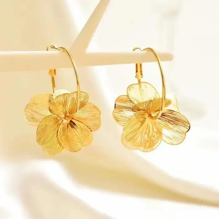 Boucles d'oreilles pendantes en forme de fleur et de papillon