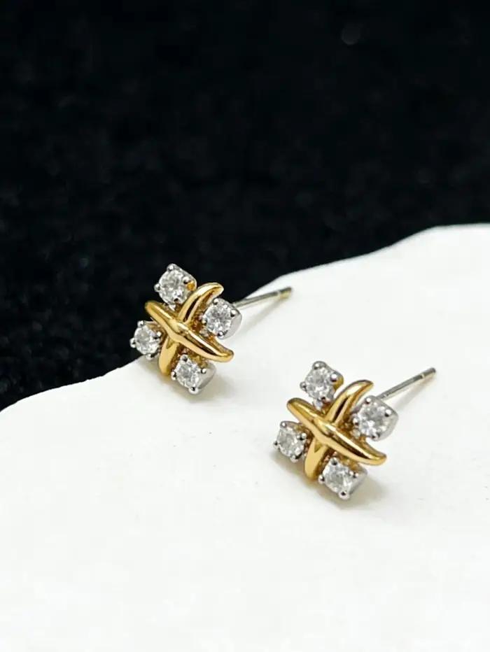 Boucles d'oreilles en or 18 carats en forme de "X" avec diamants colorés