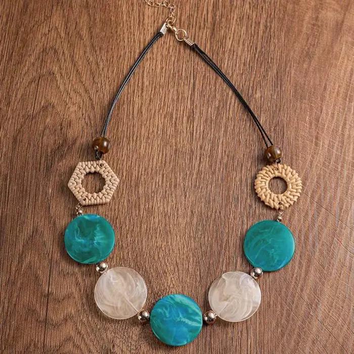 Collier Vintage en Rotin