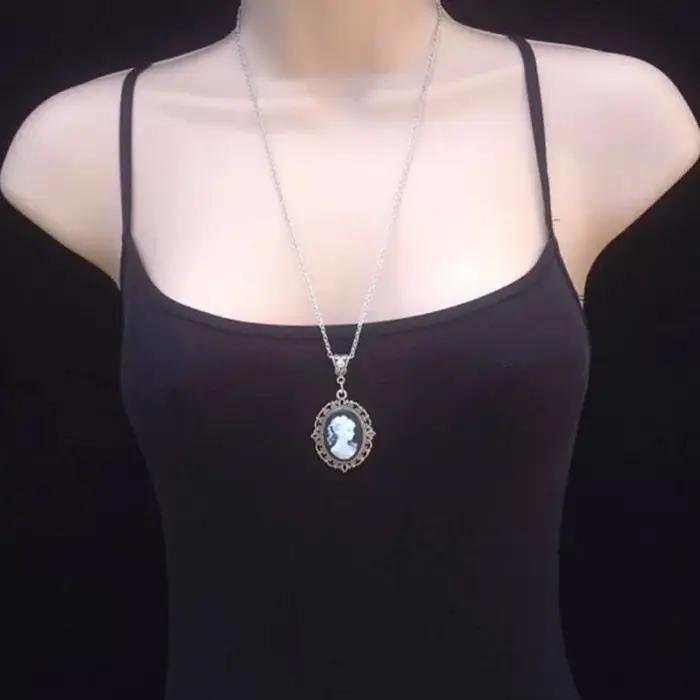 Collier camée de beauté gothique