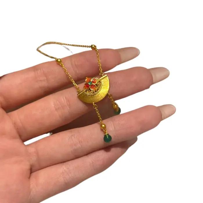 Collier en éventail brossé style ethnique avec petites fleurs et émail rose léger pour femmes, bijou de luxe avec pompons et chaîne de clavicule, idéal pour les anniversaires et autres occasions spéciales
