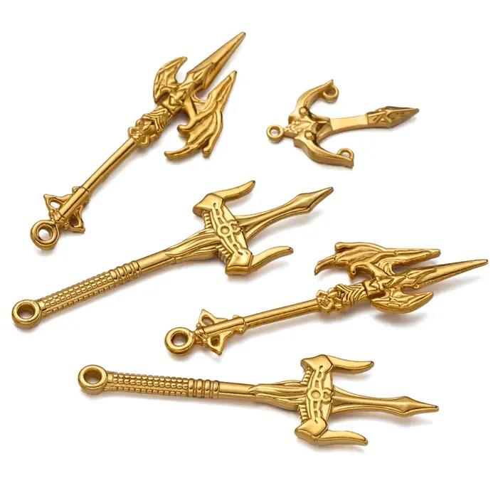 Breloques en forme d'épée de chevalier en acier inoxydable, 5 pièces, breloques d'armes froides anciennes pour bricolage, collier, Bracelet, boucle d'oreille, fabrication de bijoux