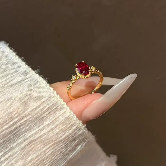 Bagues ovales en rubis pour femmes