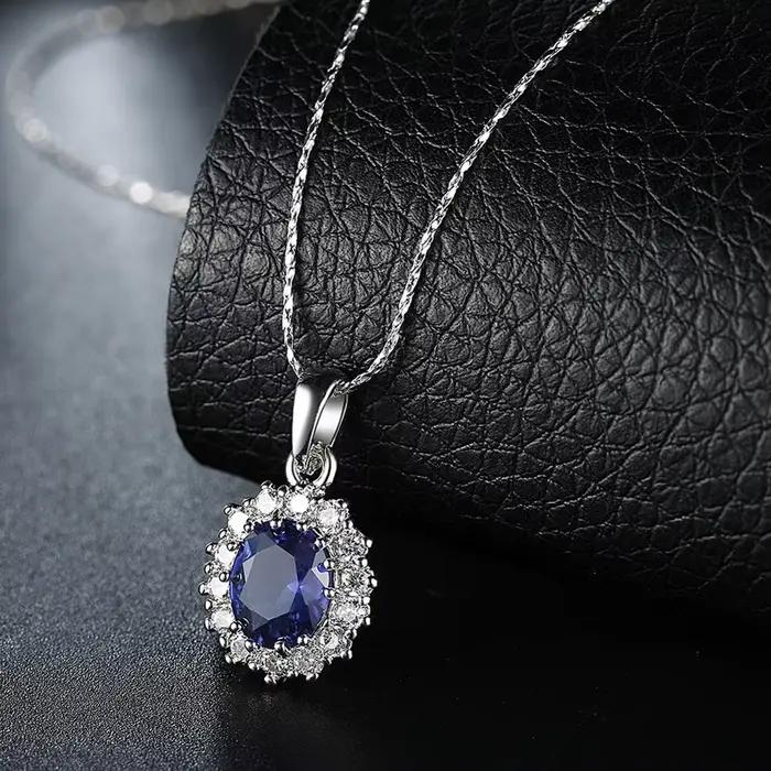 Collier ovale élégant avec pendentif en saphir pour femmes