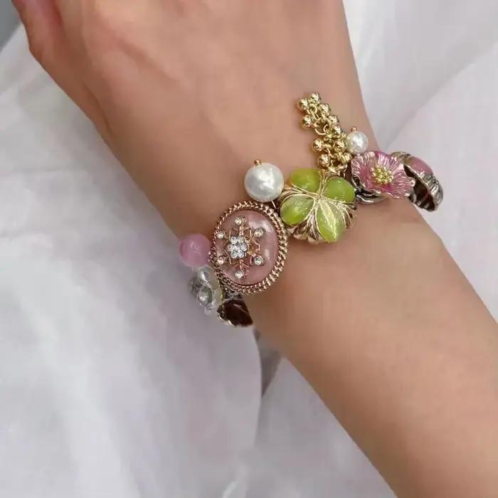 Bracelet Fleur Rose et Verte 2025 Nouvelle Tendance, Design de Niche, Style Haut de Gamme Doux et Cool, Polyvalent