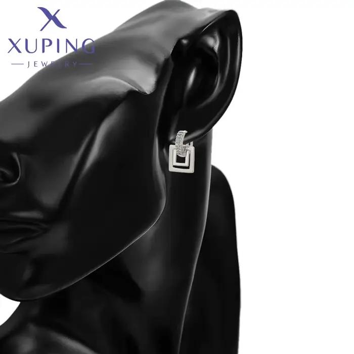 Boucles d'oreilles créoles élégantes en alliage de cuivre pour femmes, style classique, finition plaquée rhodium, idéal pour toutes occasions spéciales