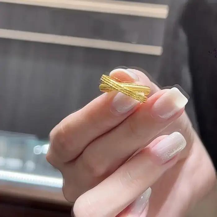 Bague géométrique plaquée or brossée classique pour femmes occasions spéciales mariage quotidien