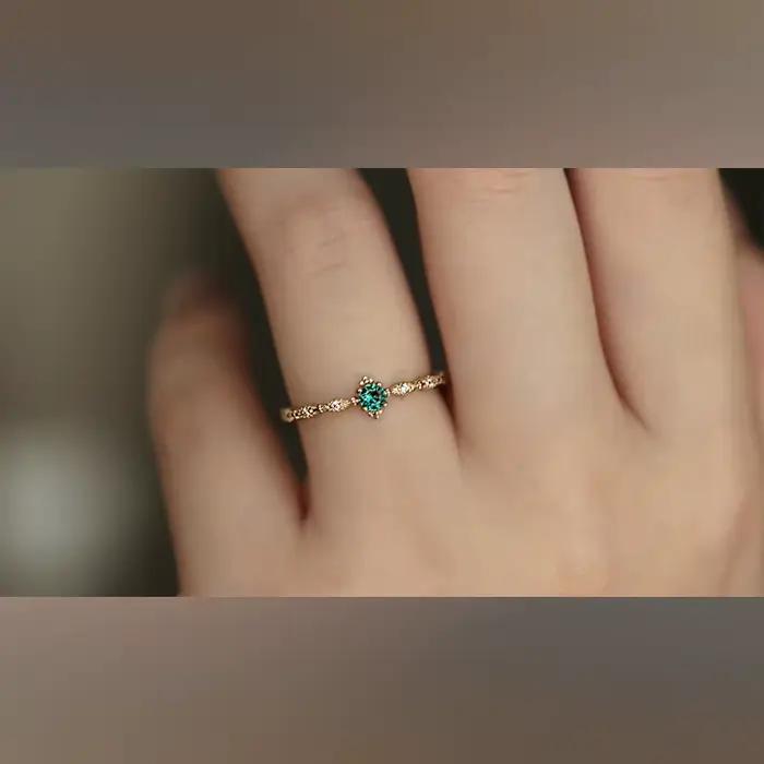 Bague brillante en forme de cœur vert et rouge pour femme