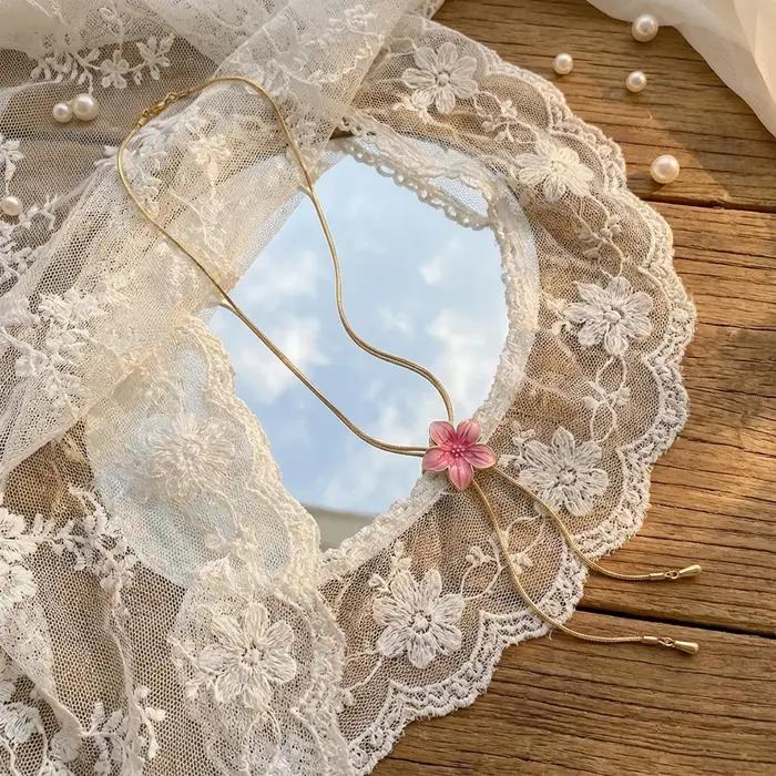 Collier Lariat Coquette Esthétique Fleur Colorée pour Femme