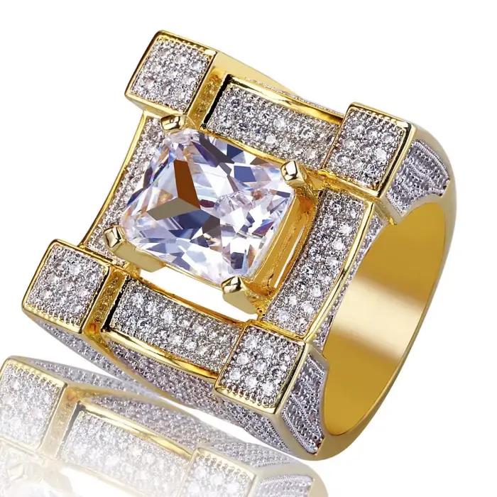 Nouvelle bague hip-hop large dorée en zircone cubique effet glace
