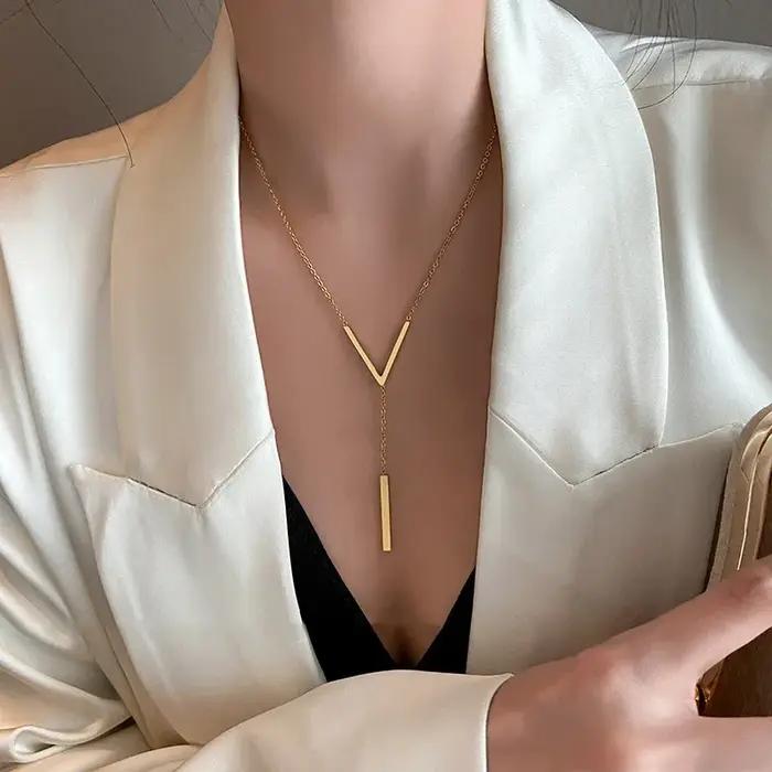 Collier clavicule Long et Sexy en forme de V pour femmes
