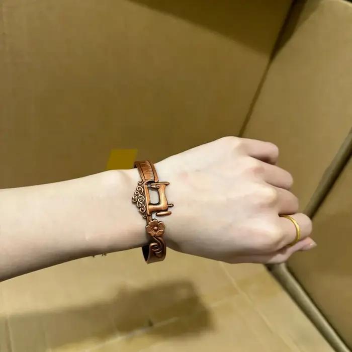 Bracelet créatif en alliage à thème machine à coudre pour femme