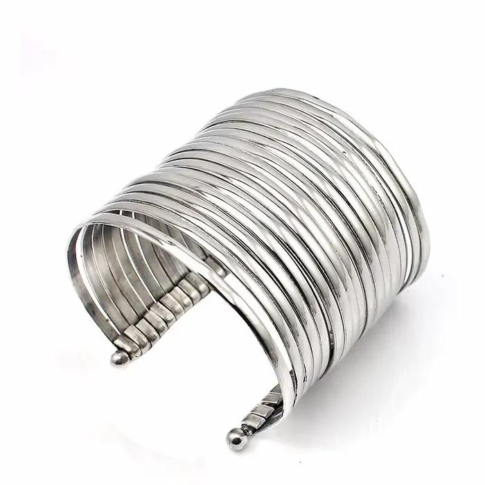Bracelets de manchette en acier inoxydable plaqués rhodium style hyperbole pour homme et femme occasions spéciales cadeau d'Halloween