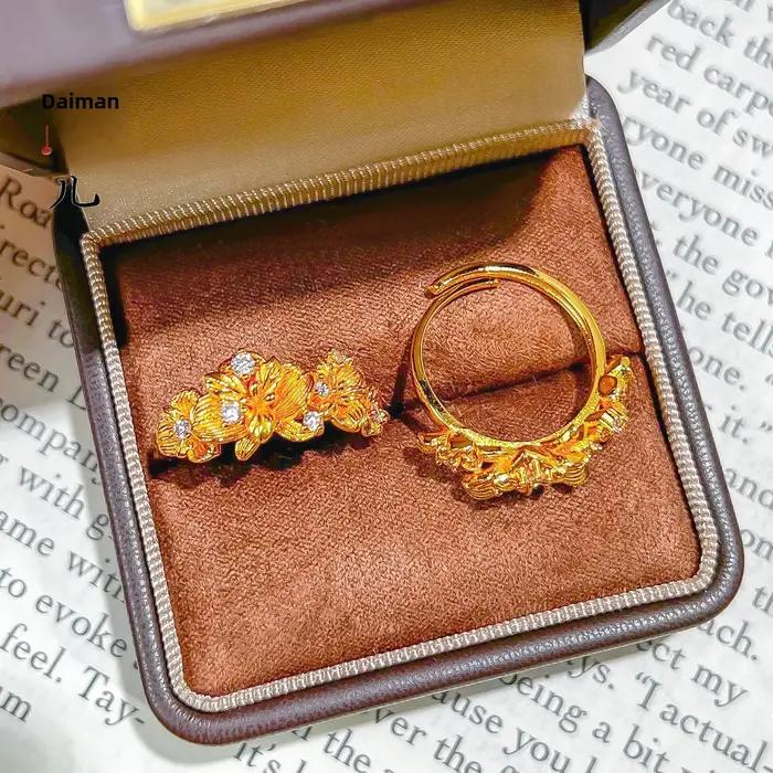 Nouvelle bague florale pour femme en or brillant givré avec diamants incrustés