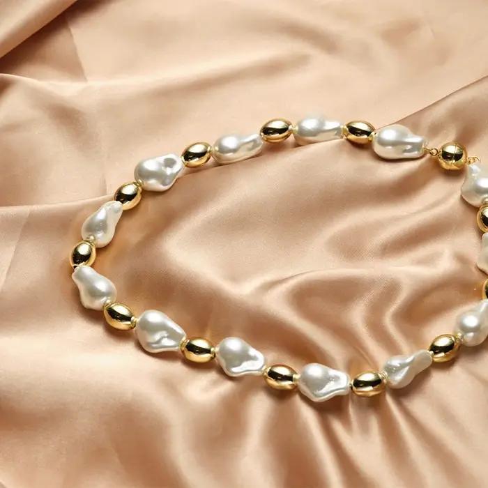 Collier ras du cou de luxe haut de gamme en nacre de mer profonde française avec chaîne perlée