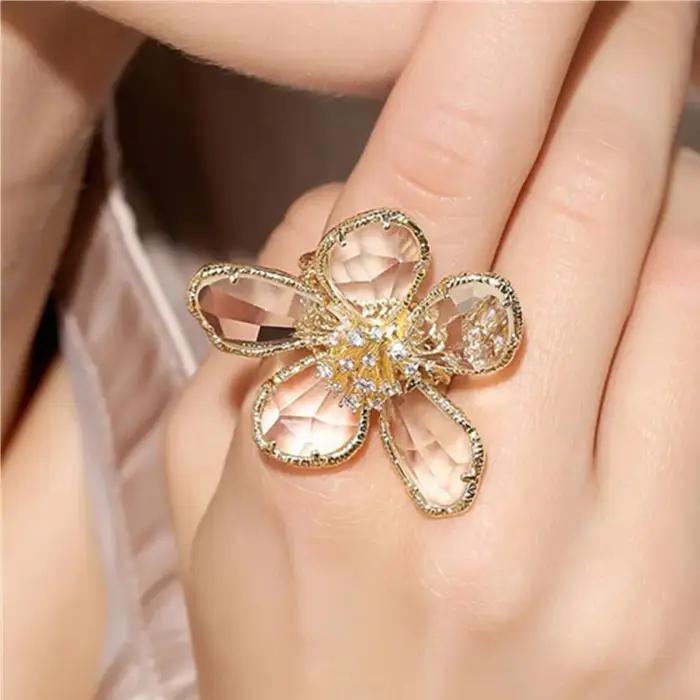 Bague en cristal de fleur de biscuits mignonne et romantique ajustable pour femmes et filles occasions spéciales comme mariages et anniversaires