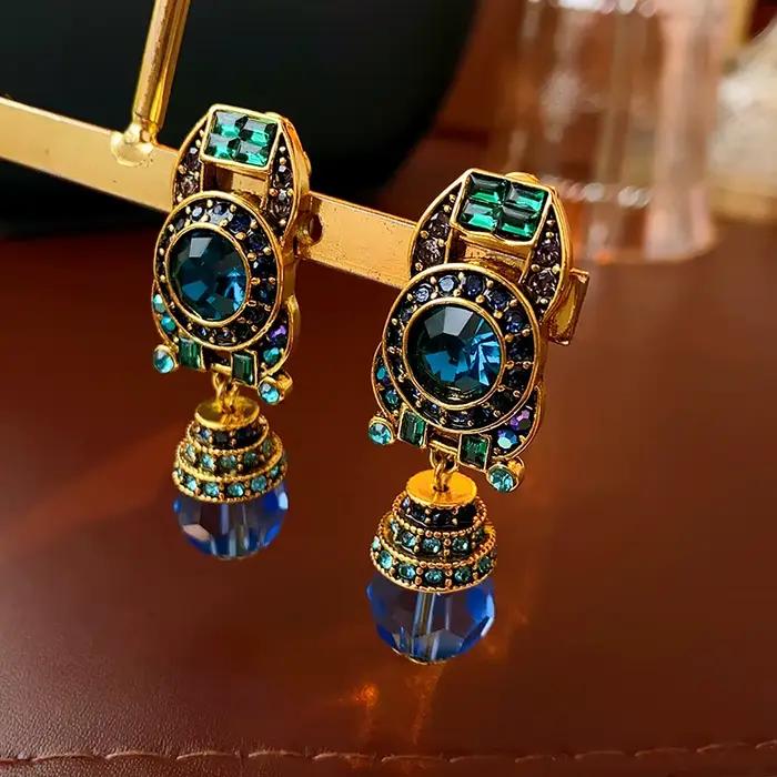 Boucles d'oreilles à Clip en cristal bleu pour femmes, strass, Vintage, mode, personnalité, breloques scintillantes, bijoux de luxe, nouveau
