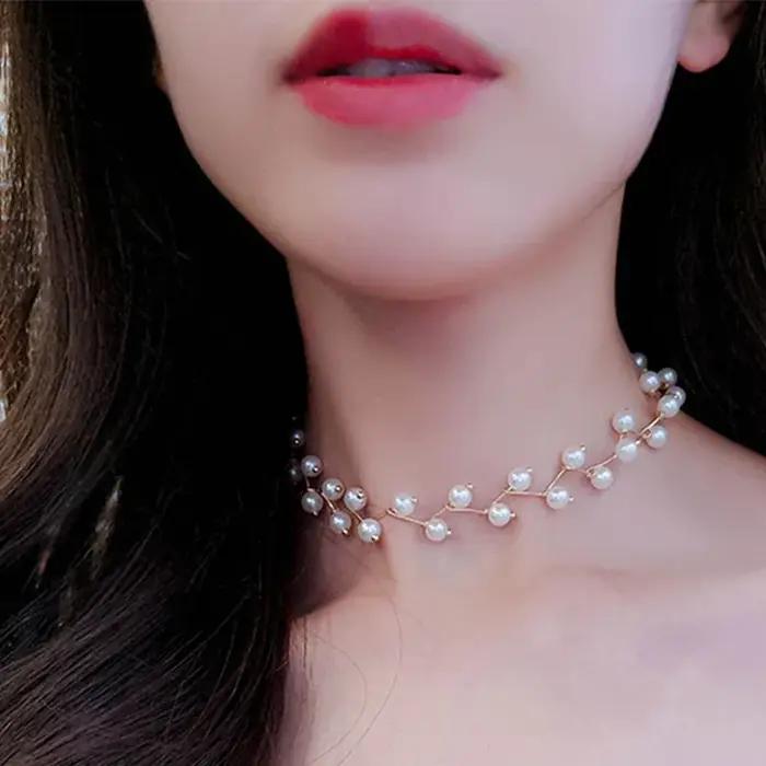 Collier de perles coréennes semi-rondes élégant avec chaîne en maillons pour femmes occasions spéciales bohème