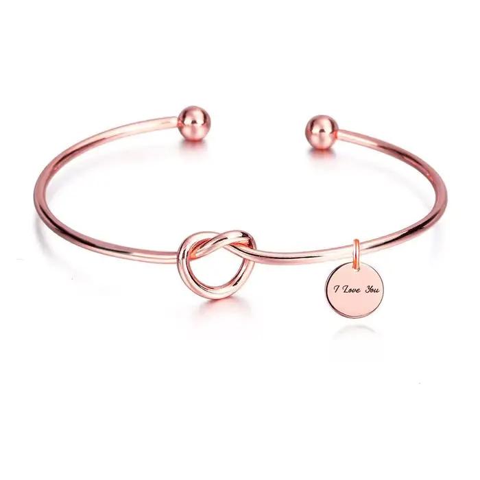 Bracelet manchette pendentif lettre nom personnalisé réglable en acier inoxydable bracelets personnalisés femmes bijoux cadeau 1-3 noms