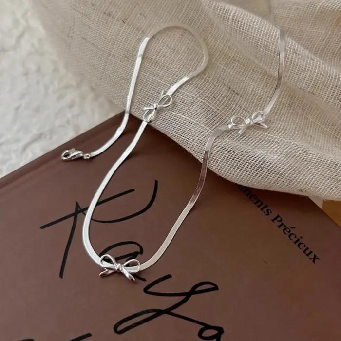 Collier à nœud minimaliste en argent sterling 925